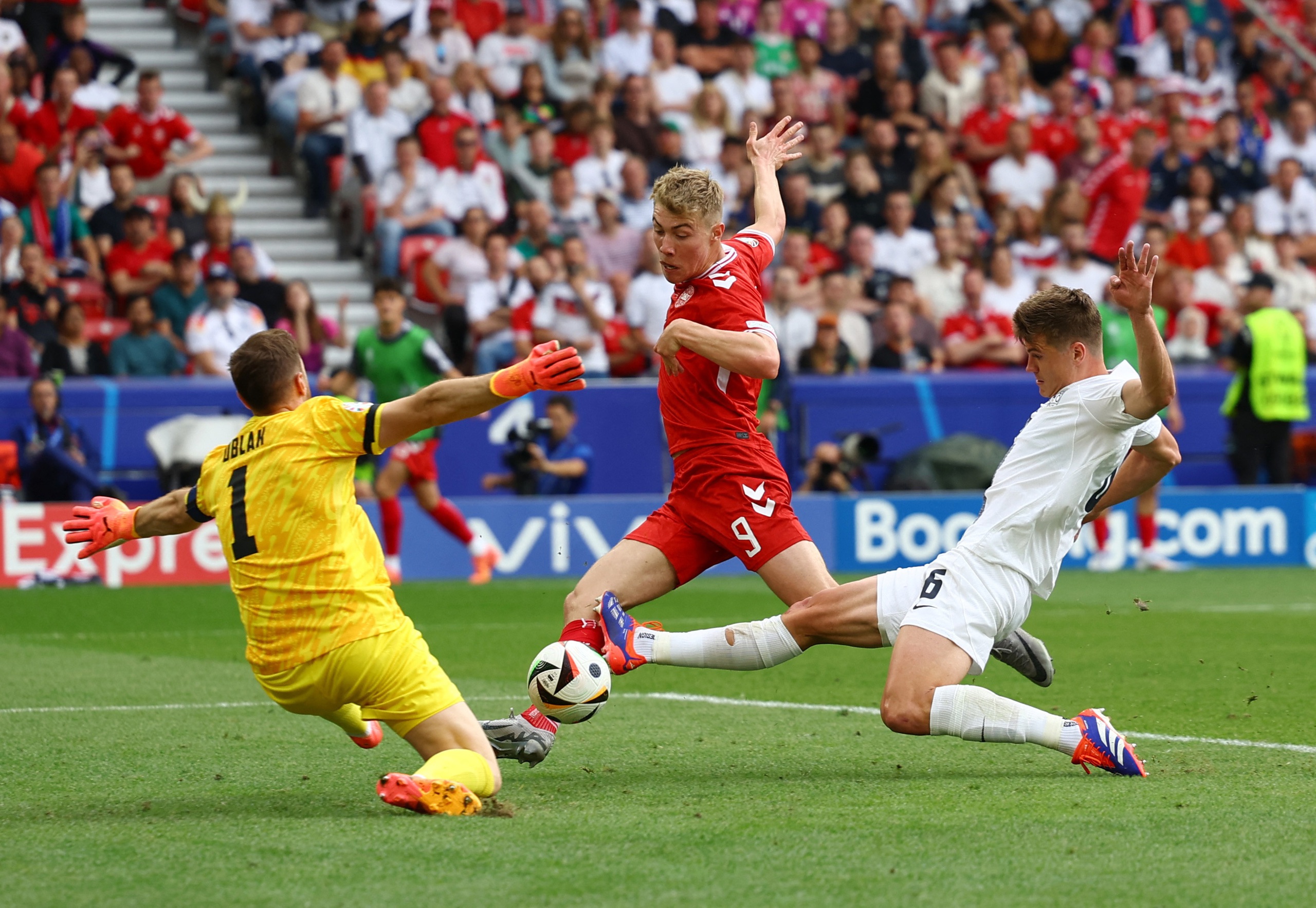 EURO 2024: Đan Mạch bị Slovania chia điểm, sao M.U đánh mất ngày vui trọn vẹn - Ảnh 1.